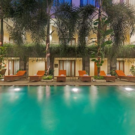 Zen Rooms Kuta Tuban Suites Экстерьер фото