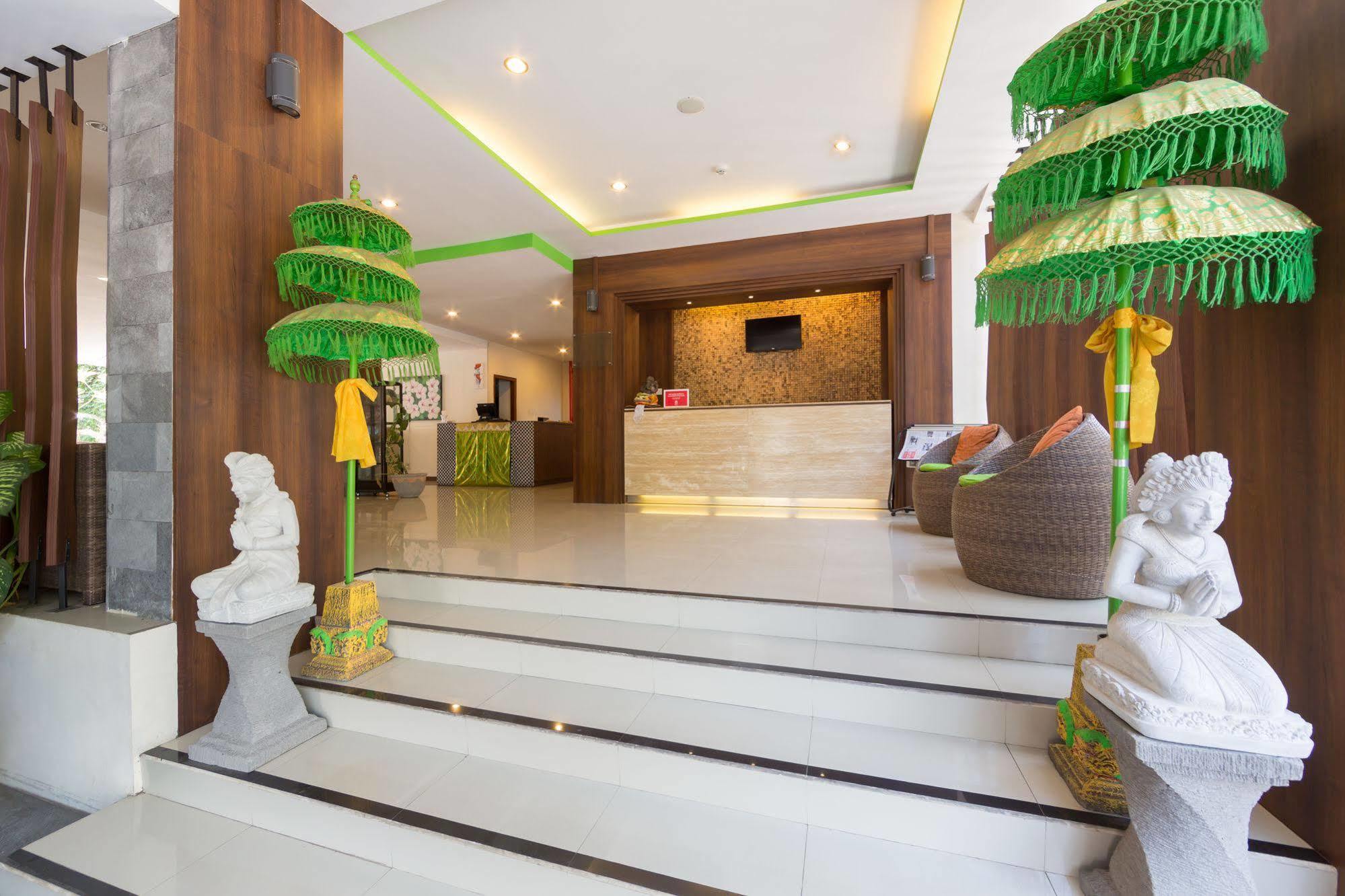 Zen Rooms Kuta Tuban Suites Экстерьер фото